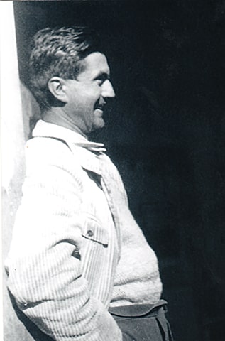 Maurice Parisot de profil souriant